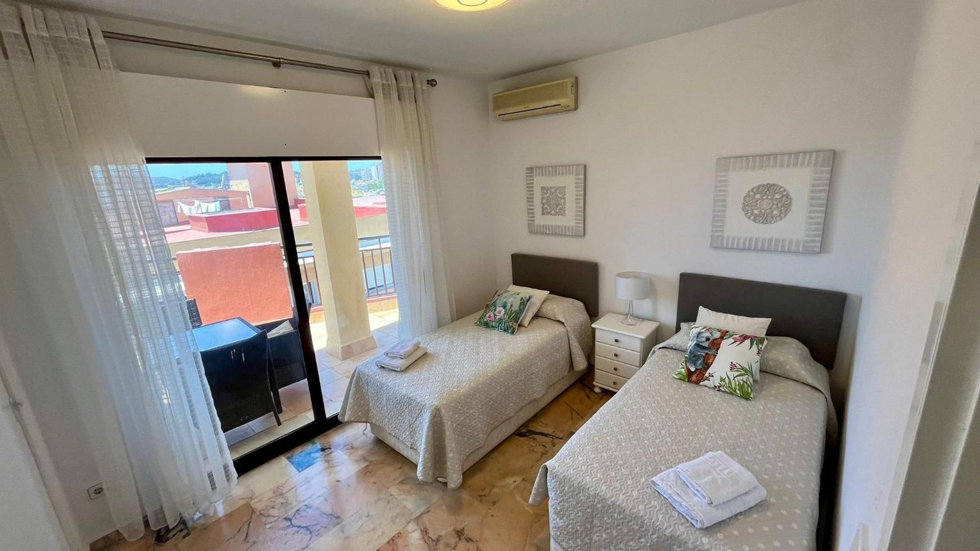 Atico En Yate Iv, Primera Linea Playa Apartment Fuengirola Exterior photo